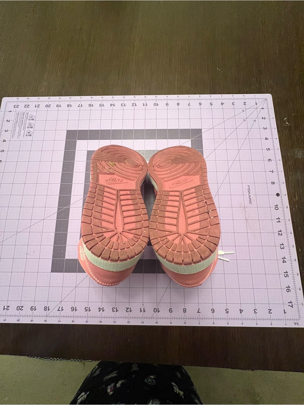 Nike 5Y Air Jordan 1 Mid GS Valentine’s Day 2023 Pink White Shoes DQ8423-616 - Picture 9 of 9